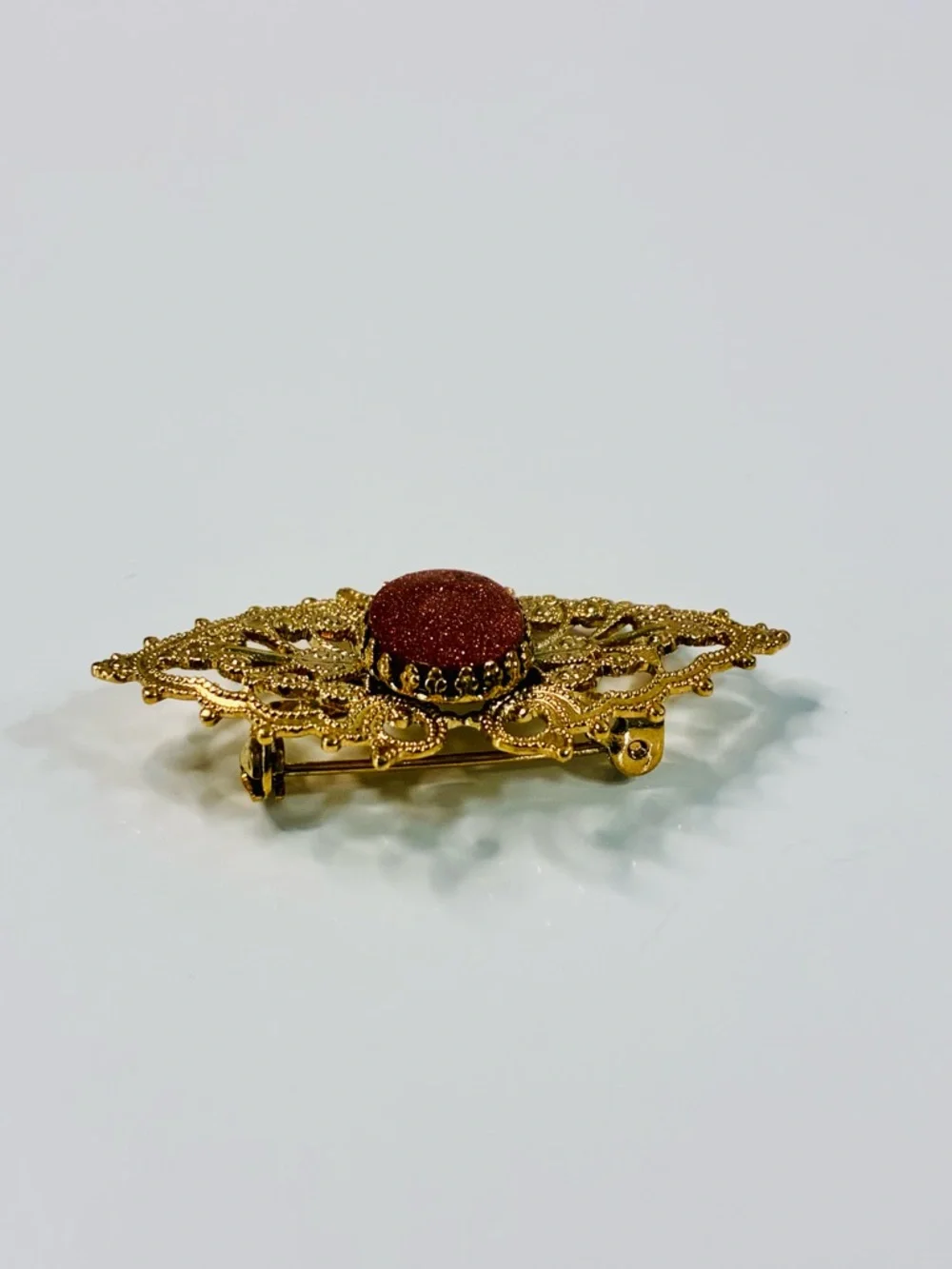 VTG Gold Stone Butterfly Filigree Brooch Ornate Sparkling Everyday Elegant EUC